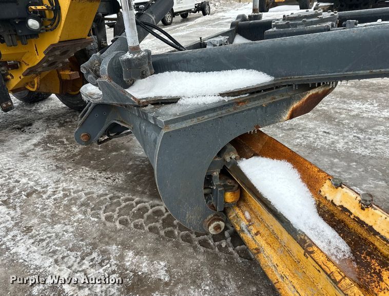 image for item DW4393 2008 John Deere 772D motor grader