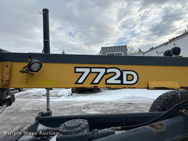 image for item DW4393 2008 John Deere 772D motor grader