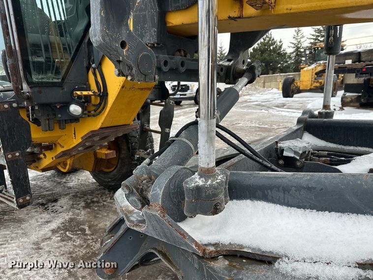 image for item DW4393 2008 John Deere 772D motor grader