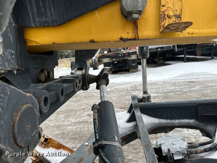 image for item DW4393 2008 John Deere 772D motor grader