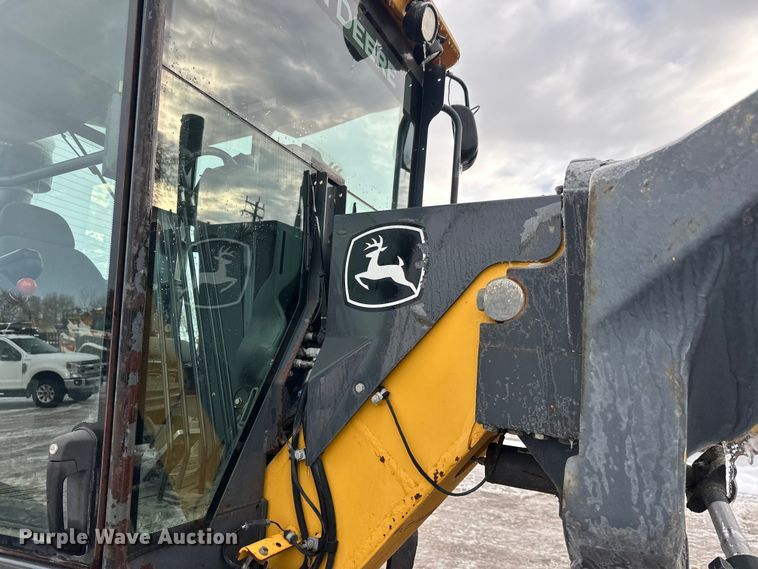 image for item DW4393 2008 John Deere 772D motor grader