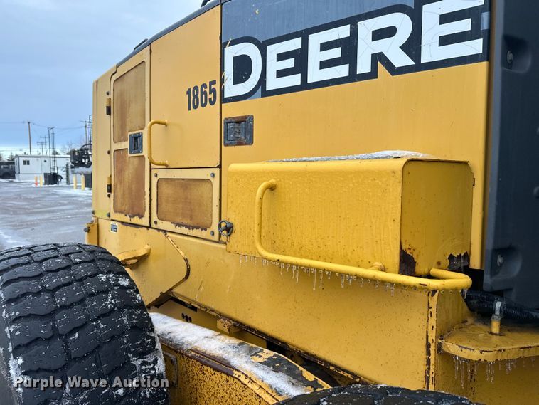 image for item DW4393 2008 John Deere 772D motor grader