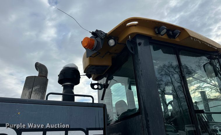 image for item DW4393 2008 John Deere 772D motor grader