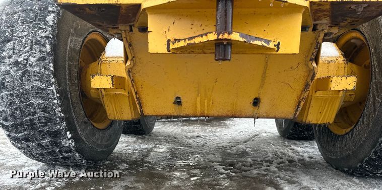 image for item DW4393 2008 John Deere 772D motor grader