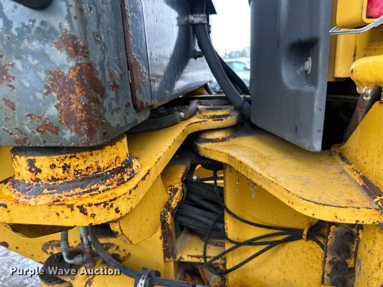 image for item DW4393 2008 John Deere 772D motor grader