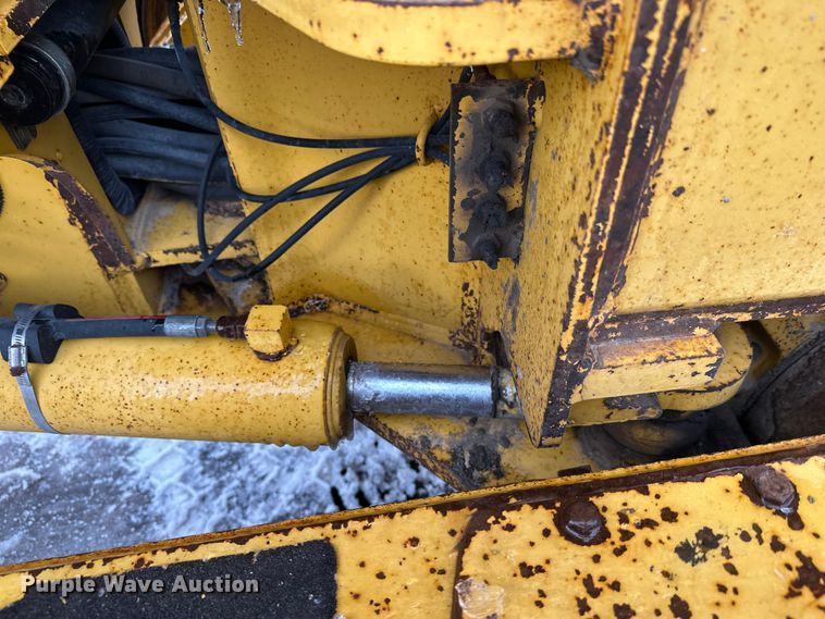 image for item DW4393 2008 John Deere 772D motor grader