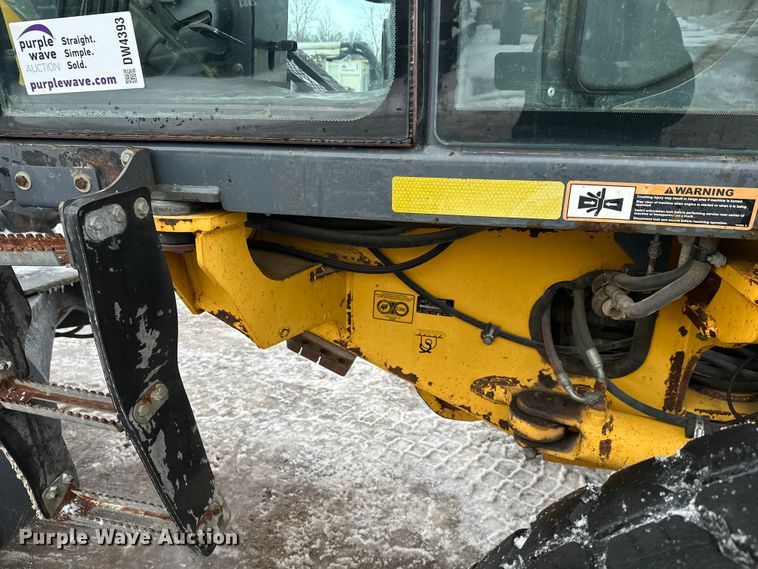 image for item DW4393 2008 John Deere 772D motor grader