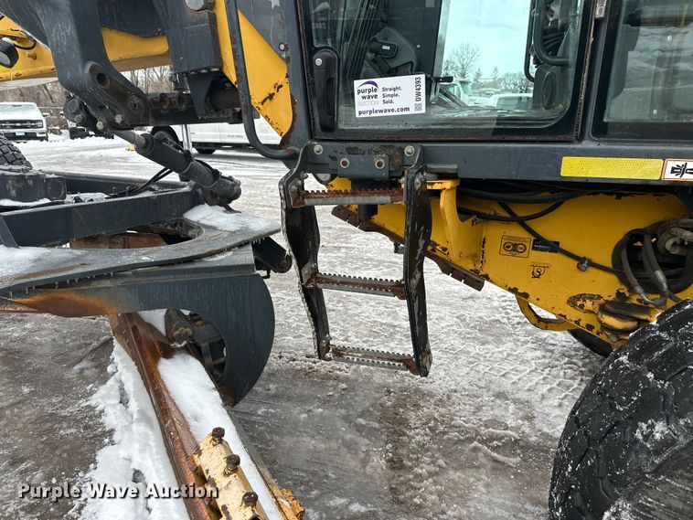 image for item DW4393 2008 John Deere 772D motor grader