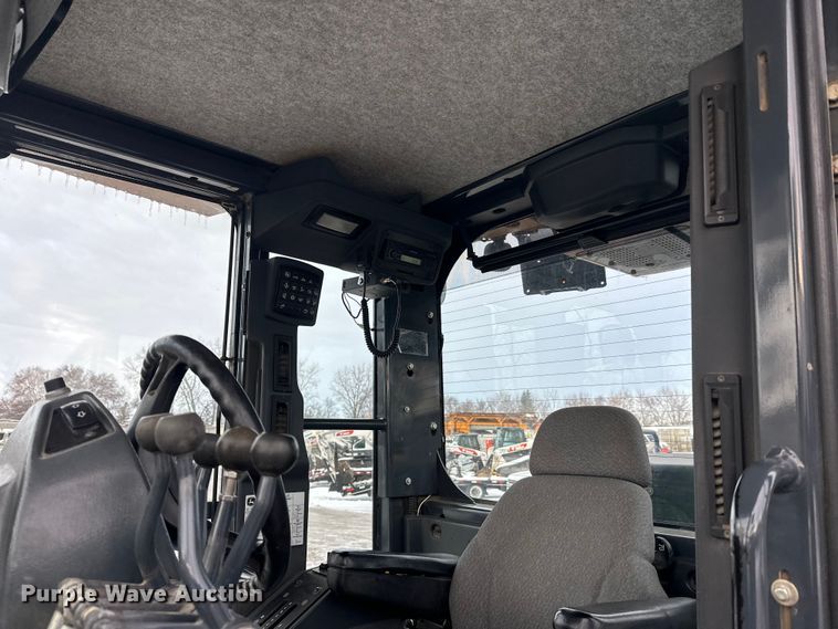 image for item DW4393 2008 John Deere 772D motor grader