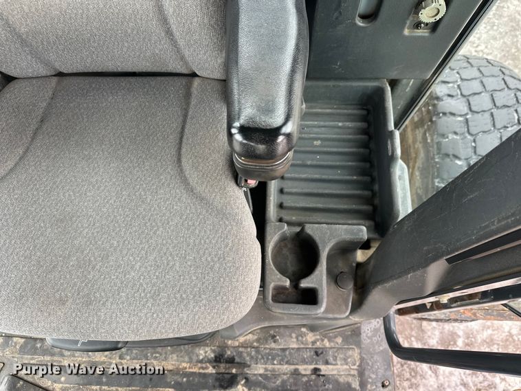 image for item DW4393 2008 John Deere 772D motor grader