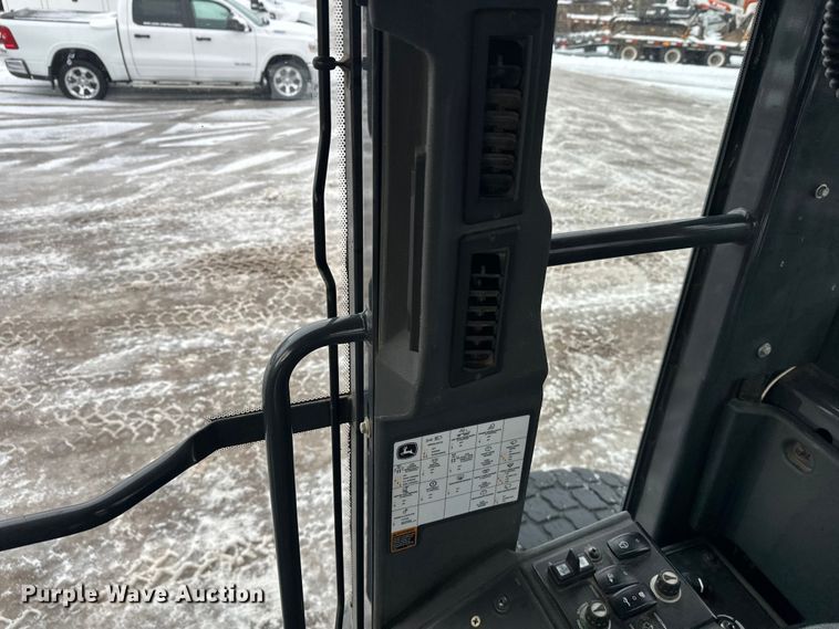 image for item DW4393 2008 John Deere 772D motor grader