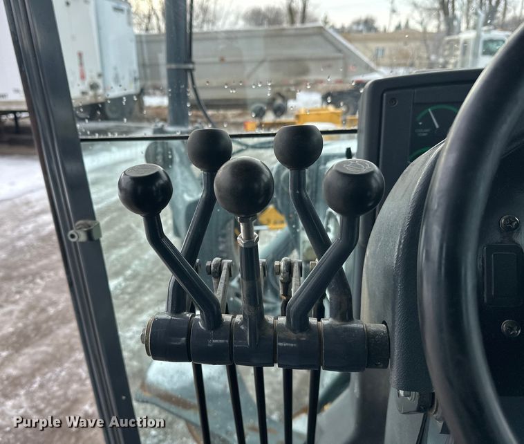 image for item DW4393 2008 John Deere 772D motor grader