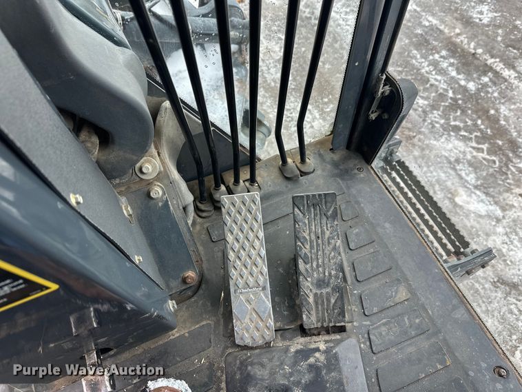 image for item DW4393 2008 John Deere 772D motor grader