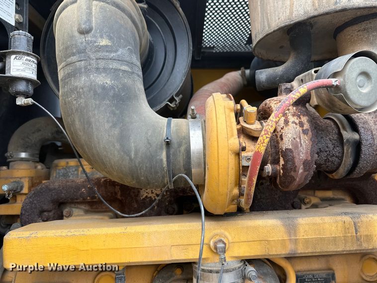 image for item DW4393 2008 John Deere 772D motor grader