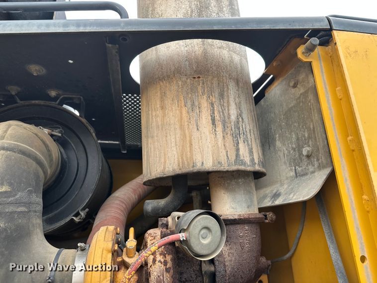 image for item DW4393 2008 John Deere 772D motor grader