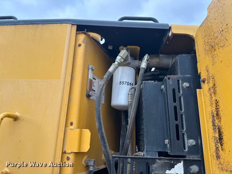 image for item DW4393 2008 John Deere 772D motor grader