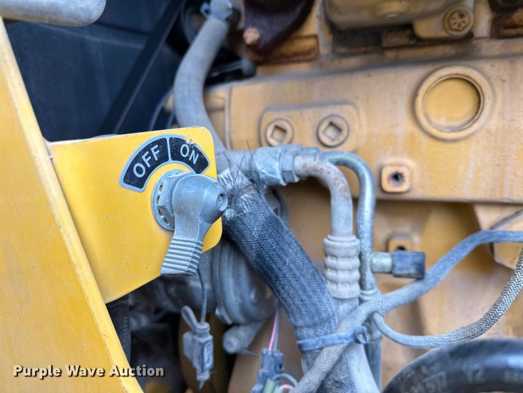 image for item DW4393 2008 John Deere 772D motor grader