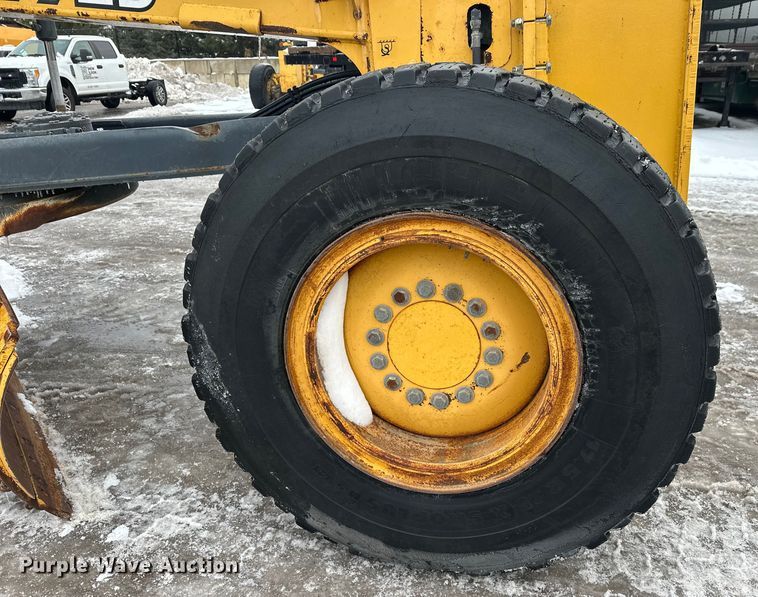 image for item DW4393 2008 John Deere 772D motor grader