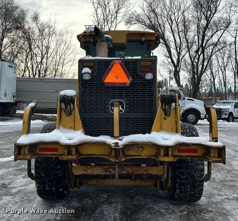 image for item DW4394 2007 John Deere 772D motor grader