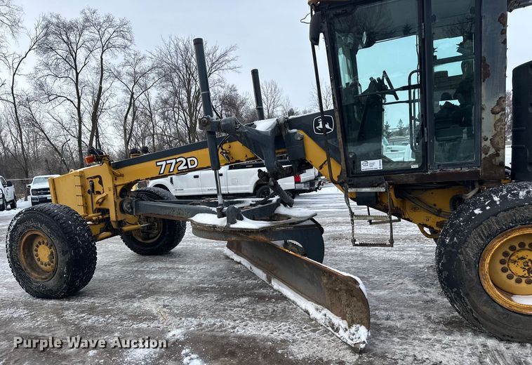 image for item DW4394 2007 John Deere 772D motor grader
