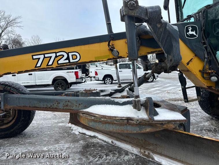 image for item DW4394 2007 John Deere 772D motor grader