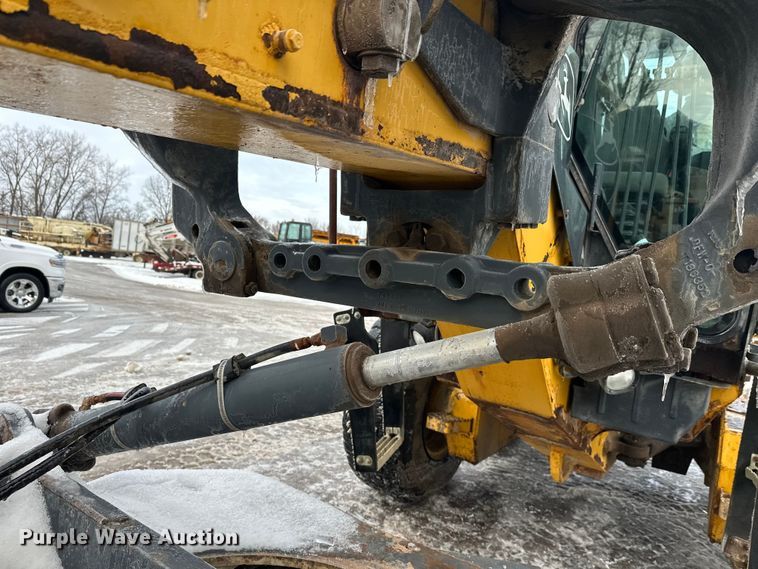 image for item DW4394 2007 John Deere 772D motor grader