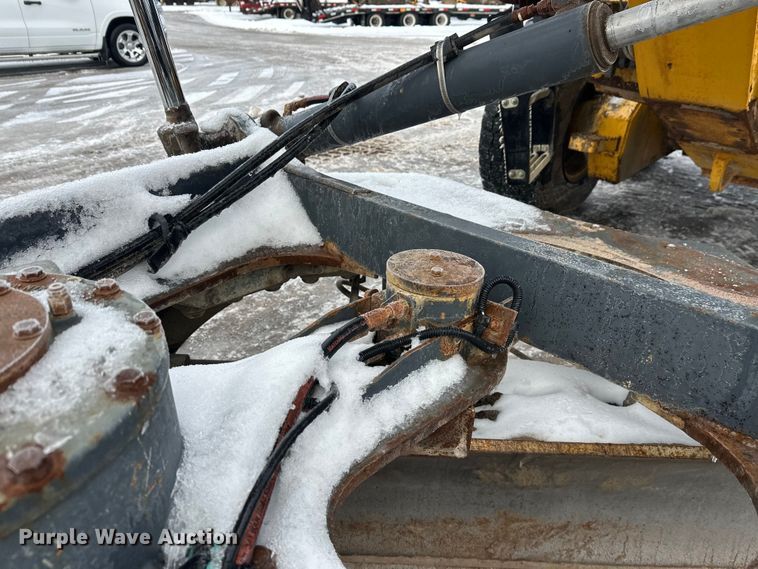 image for item DW4394 2007 John Deere 772D motor grader