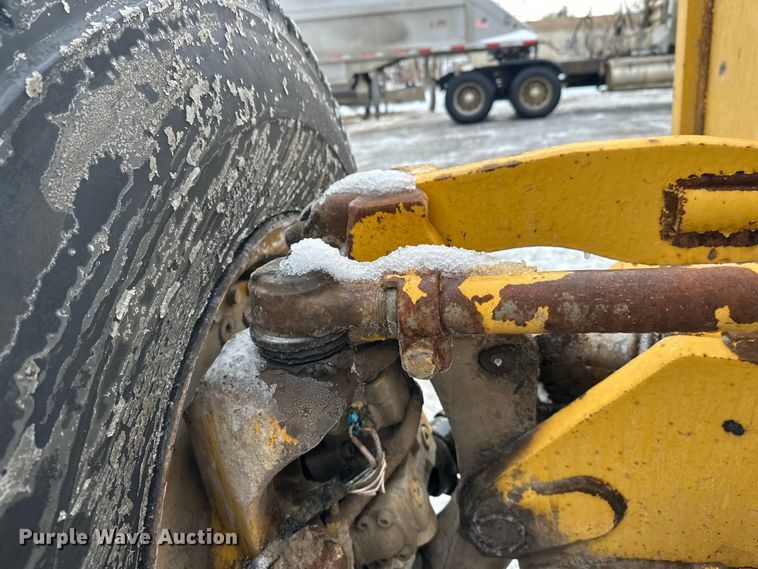 image for item DW4394 2007 John Deere 772D motor grader