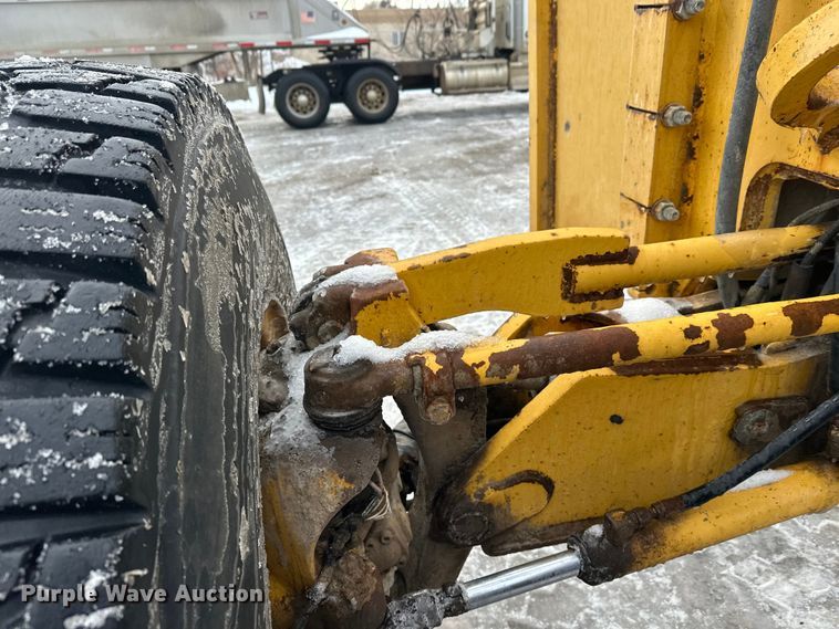 image for item DW4394 2007 John Deere 772D motor grader