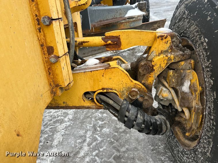 image for item DW4394 2007 John Deere 772D motor grader