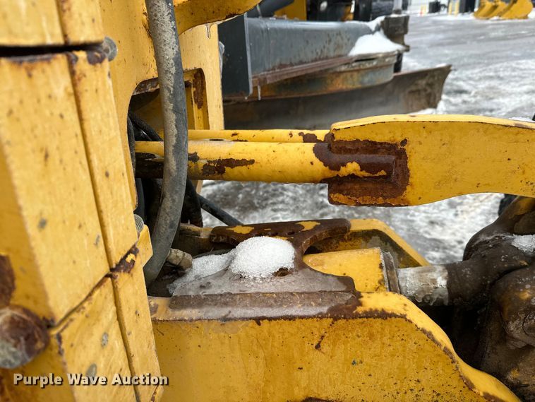 image for item DW4394 2007 John Deere 772D motor grader