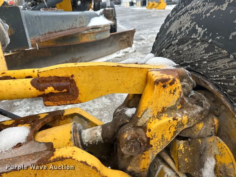 image for item DW4394 2007 John Deere 772D motor grader