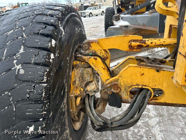 image for item DW4394 2007 John Deere 772D motor grader