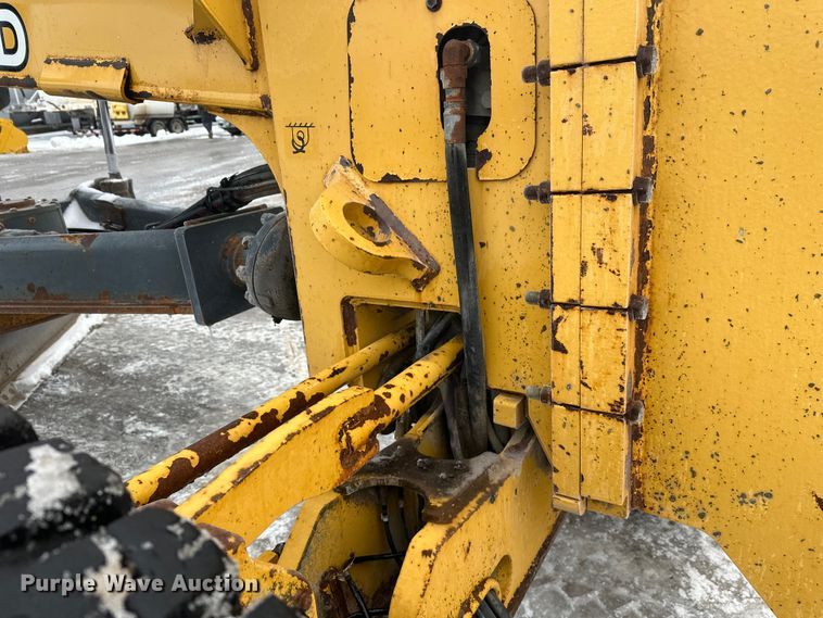 image for item DW4394 2007 John Deere 772D motor grader