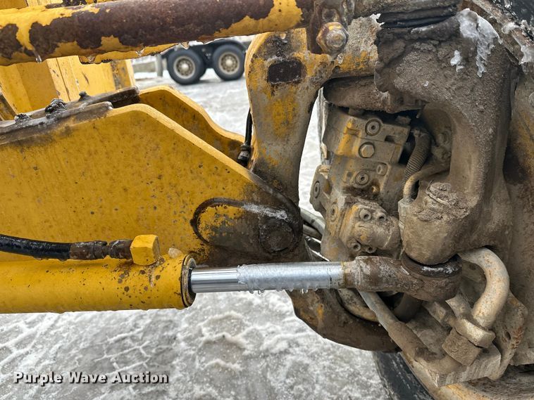 image for item DW4394 2007 John Deere 772D motor grader