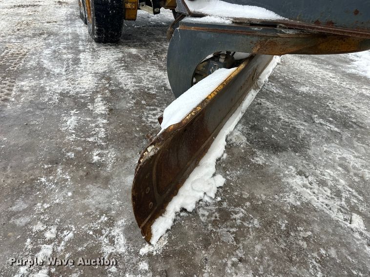 image for item DW4394 2007 John Deere 772D motor grader