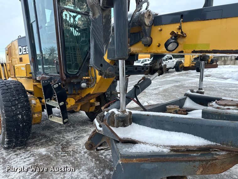 image for item DW4394 2007 John Deere 772D motor grader