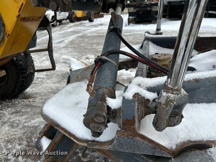 image for item DW4394 2007 John Deere 772D motor grader