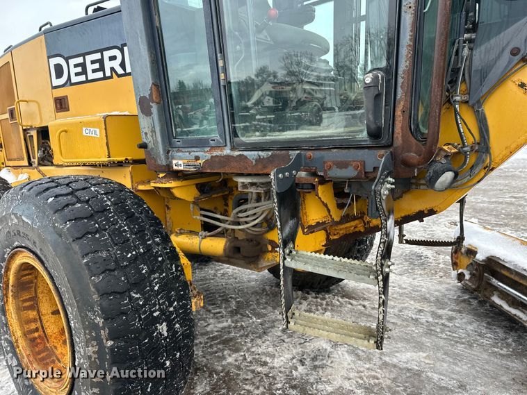 image for item DW4394 2007 John Deere 772D motor grader