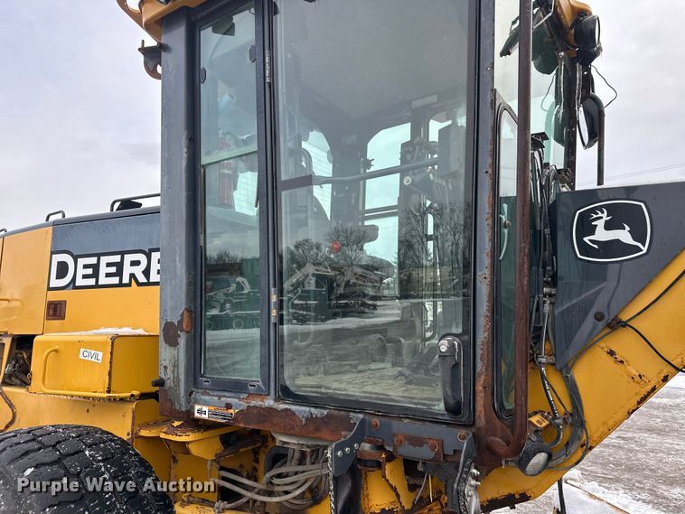 image for item DW4394 2007 John Deere 772D motor grader