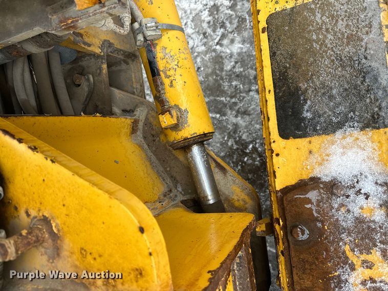 image for item DW4394 2007 John Deere 772D motor grader