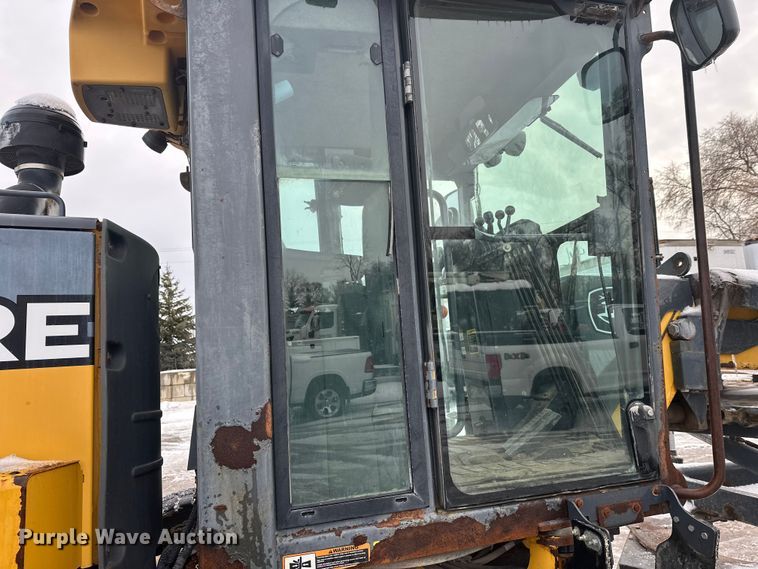 image for item DW4394 2007 John Deere 772D motor grader