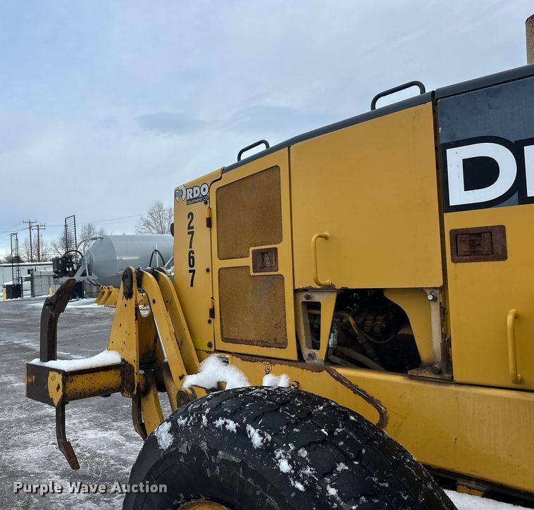 image for item DW4394 2007 John Deere 772D motor grader