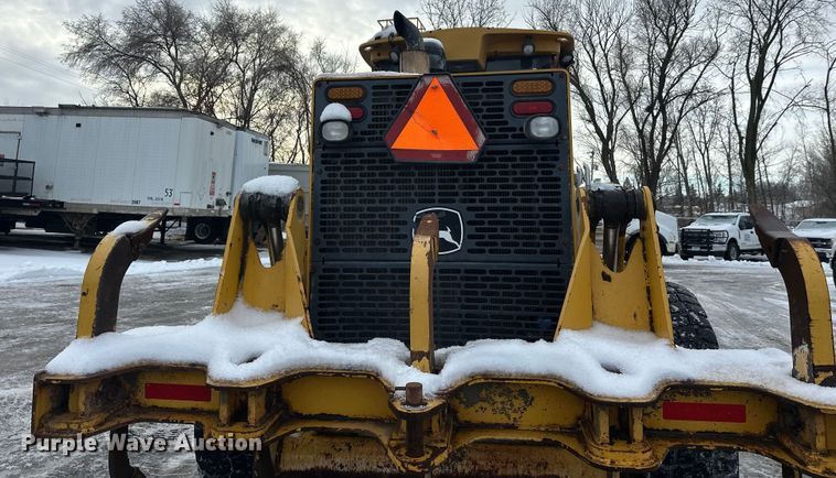 image for item DW4394 2007 John Deere 772D motor grader