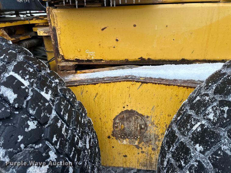 image for item DW4394 2007 John Deere 772D motor grader