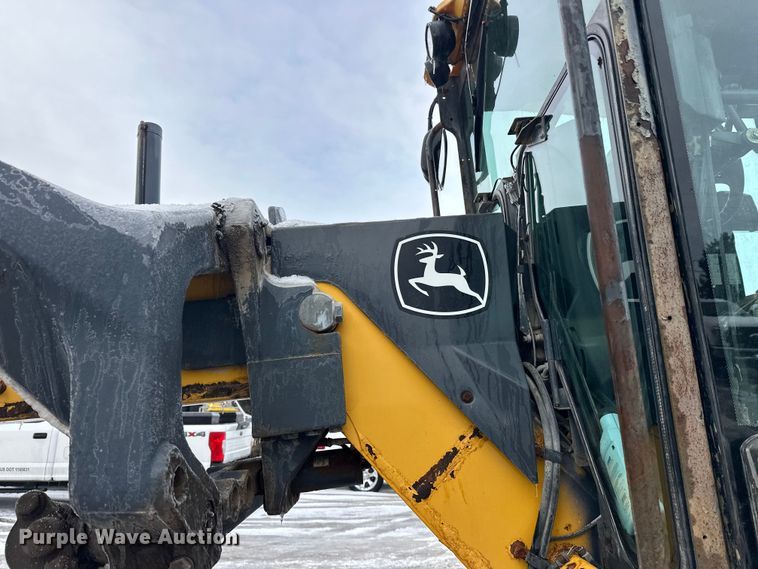 image for item DW4394 2007 John Deere 772D motor grader