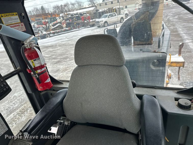 image for item DW4394 2007 John Deere 772D motor grader