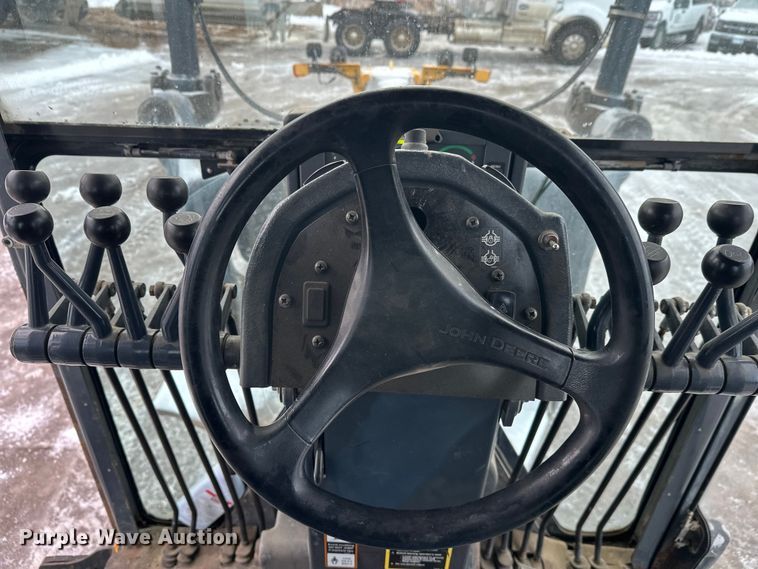 image for item DW4394 2007 John Deere 772D motor grader