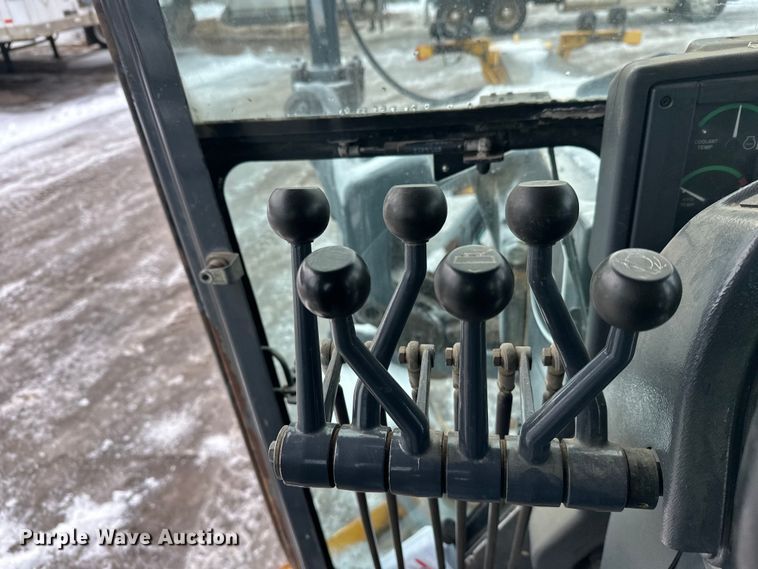 image for item DW4394 2007 John Deere 772D motor grader