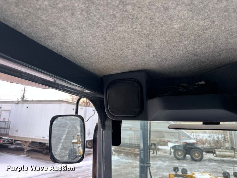 image for item DW4394 2007 John Deere 772D motor grader